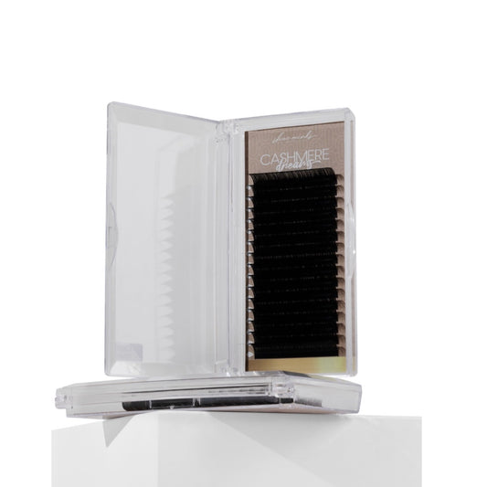 Cashmere Dreams lash trays